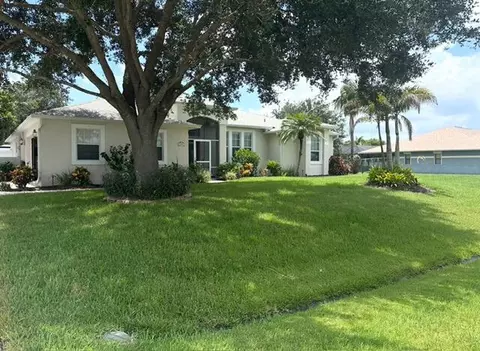 2062 SE Harding St, Port Saint Lucie, FL 34952