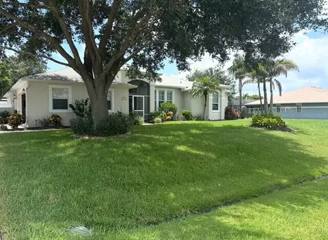2062 SE Harding St, Port Saint Lucie, FL 34952