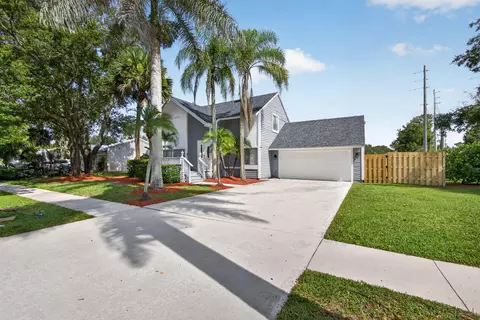 Exterior - 18371 Flagship Cir, Jupiter, FL 33458 photo 2 of 14