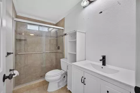 Bath - 18371 Flagship Cir, Jupiter, FL 33458 photo 1 of 4