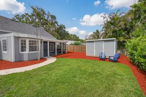 Exterior - 18371 Flagship Cir, Jupiter, FL 33458 photo 11 of 14