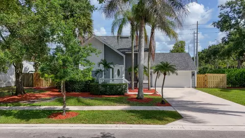 Exterior - 18371 Flagship Cir, Jupiter, FL 33458 photo 14 of 14