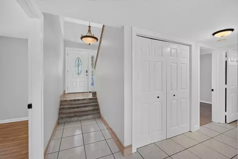 Entry Way - 18371 Flagship Cir, Jupiter, FL 33458 photo 2 of 3
