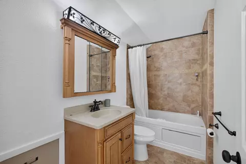 Bath - 18371 Flagship Cir, Jupiter, FL 33458 photo 3 of 4