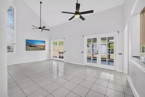 Living - 18371 Flagship Cir, Jupiter, FL 33458 photo 2 of 4