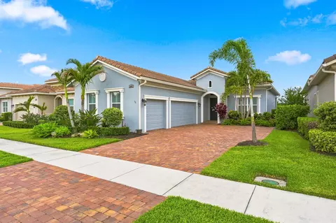 8809 SW Montova Way, Port Saint Lucie, FL 34987