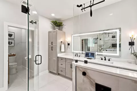 Bath - 7314 SW Kantner Dr, Stuart, FL 34997 photo 5 of 7
