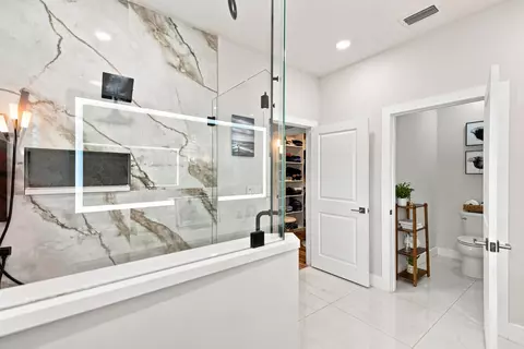 Bath - 7314 SW Kantner Dr, Stuart, FL 34997 photo 3 of 7