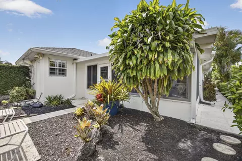 Exterior - 262 Brier Cir, Jupiter, FL 33458 photo 13 of 16