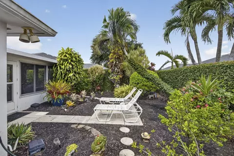 Exterior - 262 Brier Cir, Jupiter, FL 33458 photo 13 of 13