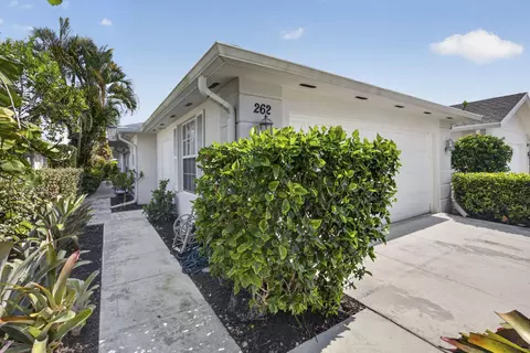 Exterior - 262 Brier Cir, Jupiter, FL 33458 photo 7 of 16