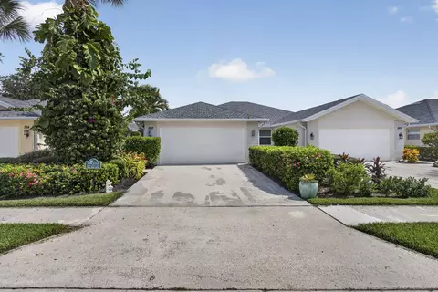 Exterior - 262 Brier Cir, Jupiter, FL 33458 photo 6 of 16