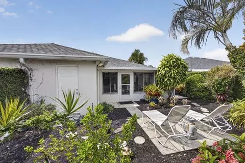 Exterior - 262 Brier Cir, Jupiter, FL 33458 photo 14 of 16