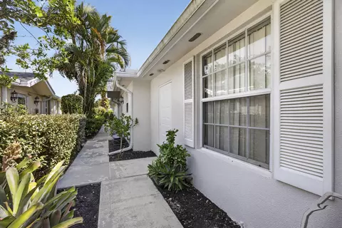 Exterior - 262 Brier Cir, Jupiter, FL 33458 photo 8 of 16