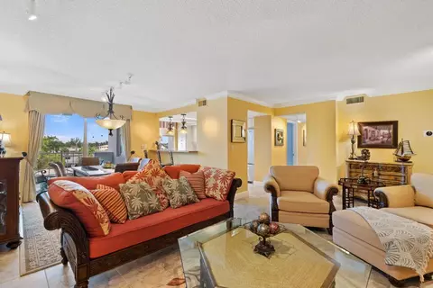 3210 SE 10th St #4A, Pompano Beach, FL 33062