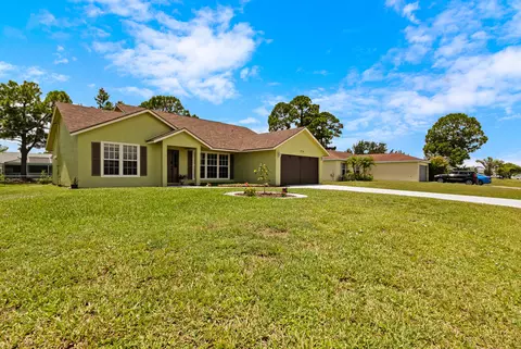 574 SW Fairview Ave, Port Saint Lucie, FL 34983
