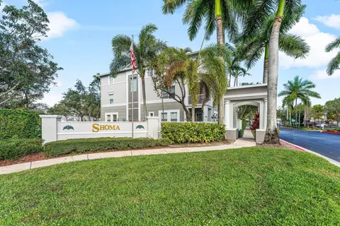 1012 Shoma Dr, Royal Palm Beach, FL 33414