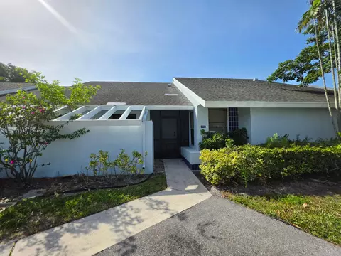 10780 Waterberry Dr, Boca Raton, FL 33498
