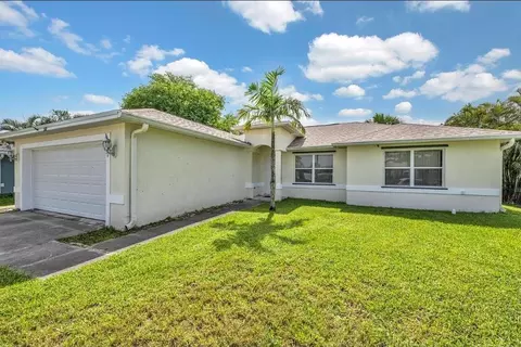 2537 SW Deckard St, Port Saint Lucie, FL 34953