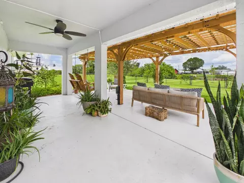 Exterior - 2075 SE 9th Ave, Okeechobee, FL 34974 photo 4 of 18
