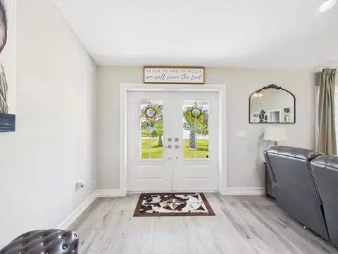 Entry Way - 2075 SE 9th Ave, Okeechobee, FL 34974 photo 2 of 6