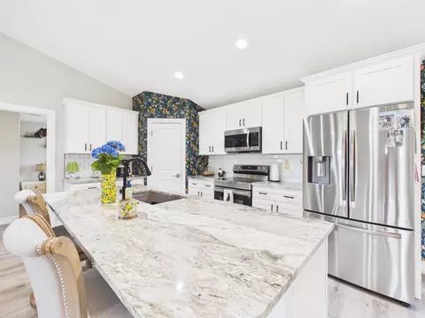Kitchen - 2075 SE 9th Ave, Okeechobee, FL 34974 photo 1 of 6