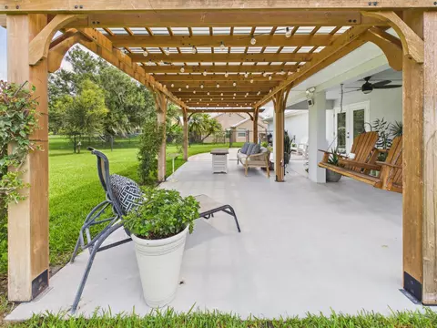 Exterior - 2075 SE 9th Ave, Okeechobee, FL 34974 photo 6 of 18