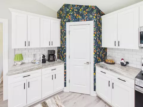 Kitchen - 2075 SE 9th Ave, Okeechobee, FL 34974 photo 4 of 6