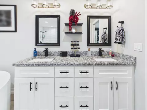 Bath - 2075 SE 9th Ave, Okeechobee, FL 34974 photo 5 of 9