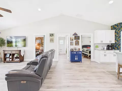 Living - 2075 SE 9th Ave, Okeechobee, FL 34974 photo 4 of 4
