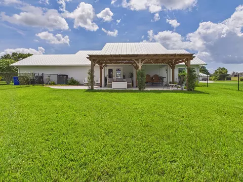Exterior - 2075 SE 9th Ave, Okeechobee, FL 34974 photo 12 of 18