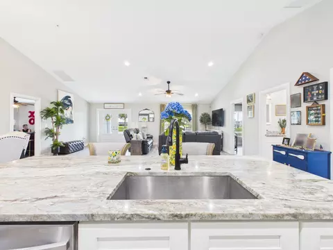 Kitchen - 2075 SE 9th Ave, Okeechobee, FL 34974 photo 3 of 6