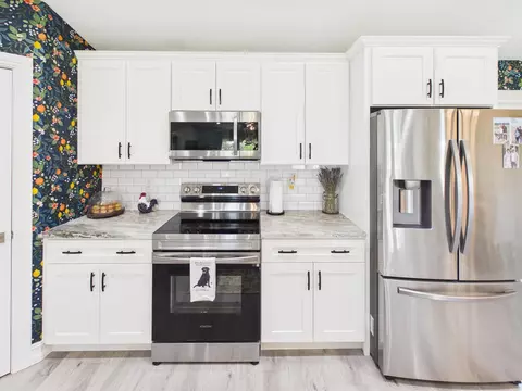 Kitchen - 2075 SE 9th Ave, Okeechobee, FL 34974 photo 5 of 6