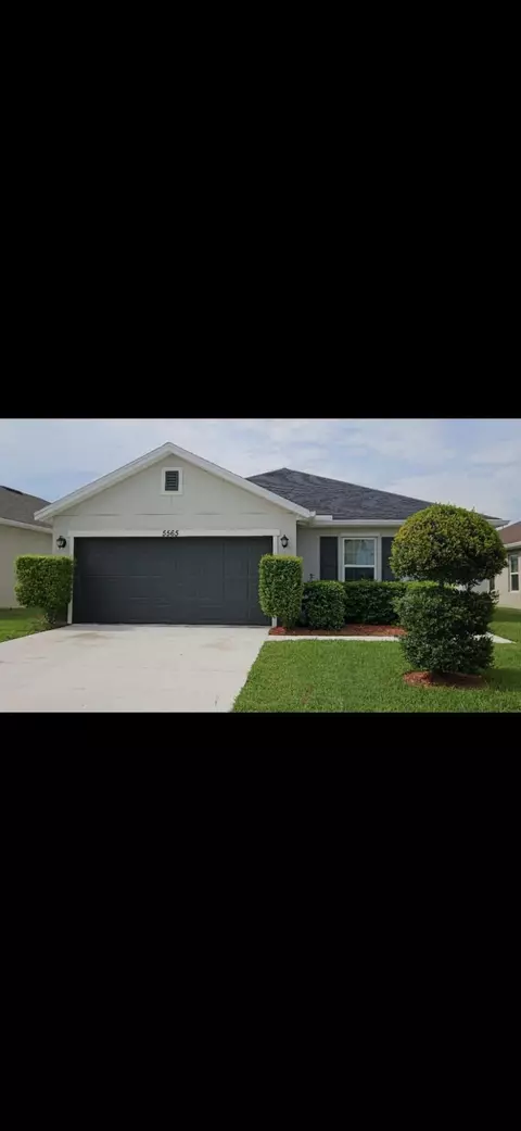 5565 NW Pine Trail Cir, Port Saint Lucie, FL 34983