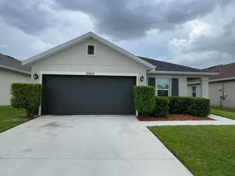 5565 NW Pine Trail Cir, Port Saint Lucie, FL 34983