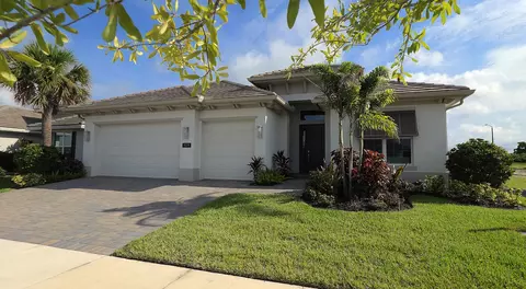 9379 SW Pinnacle Pl N, Port Saint Lucie, FL 34987
