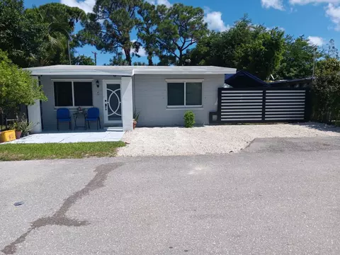 3 Kidd St, Lake Worth, FL 33463