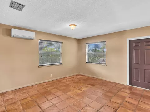 Living - 301 5th St, Jupiter, FL 33458 photo 2 of 6