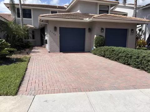 3152 Deer Creek Lake Shore Dr, Deerfield Beach, FL 33442