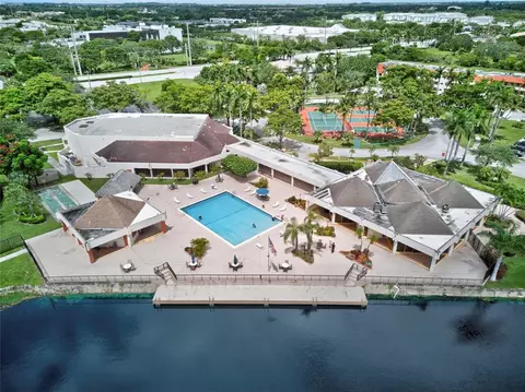 2951 E Sunrise Lks #312, Sunrise, FL 33322