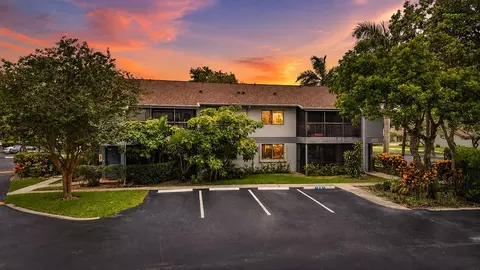 2753 S Oakland Forest Dr #102, Oakland Park, FL 33309