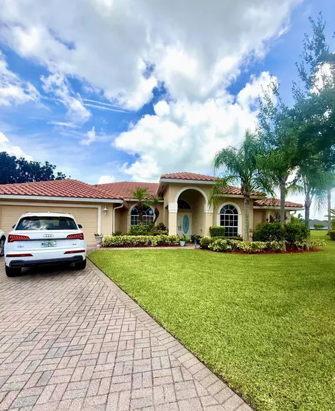 261 SW Egret Lndg, Port Saint Lucie, FL 34953