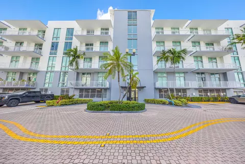 2100 Van Buren St #206, Hollywood, FL 33020
