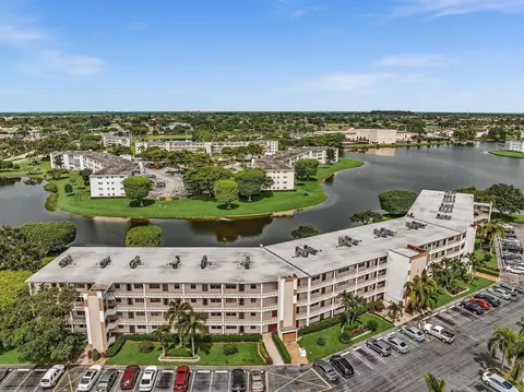 View/Area - 3076 Cornwall D, Boca Raton, FL 33434 photo 7 of 8