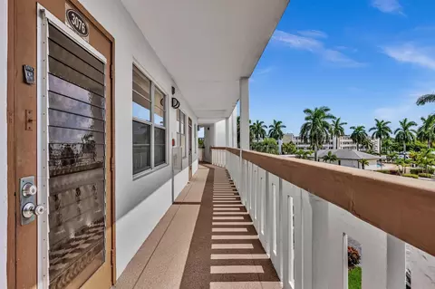 Entry Way - 3076 Cornwall D, Boca Raton, FL 33434 photo 1 of 2