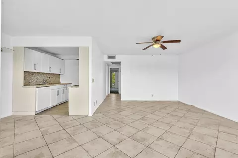 Living - 3076 Cornwall D, Boca Raton, FL 33434 photo 5 of 10