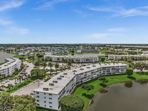View/Area - 3076 Cornwall D, Boca Raton, FL 33434 photo 5 of 8