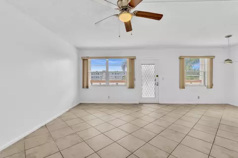 Living - 3076 Cornwall D, Boca Raton, FL 33434 photo 8 of 10