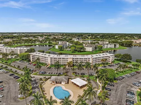 View/Area - 3076 Cornwall D, Boca Raton, FL 33434 photo 3 of 8