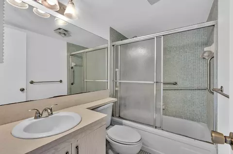 Bath - 3076 Cornwall D, Boca Raton, FL 33434 photo 2 of 4